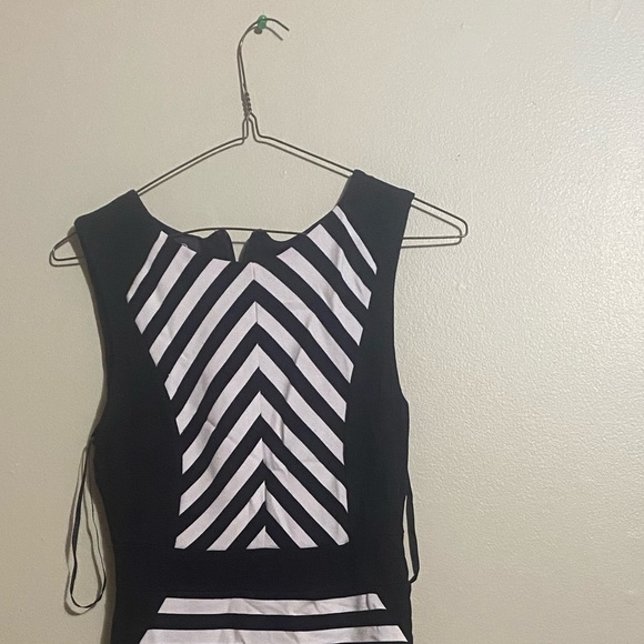 ♦️SOLD♦️SOLD♦️Bebe dress - Picture 3 of 4